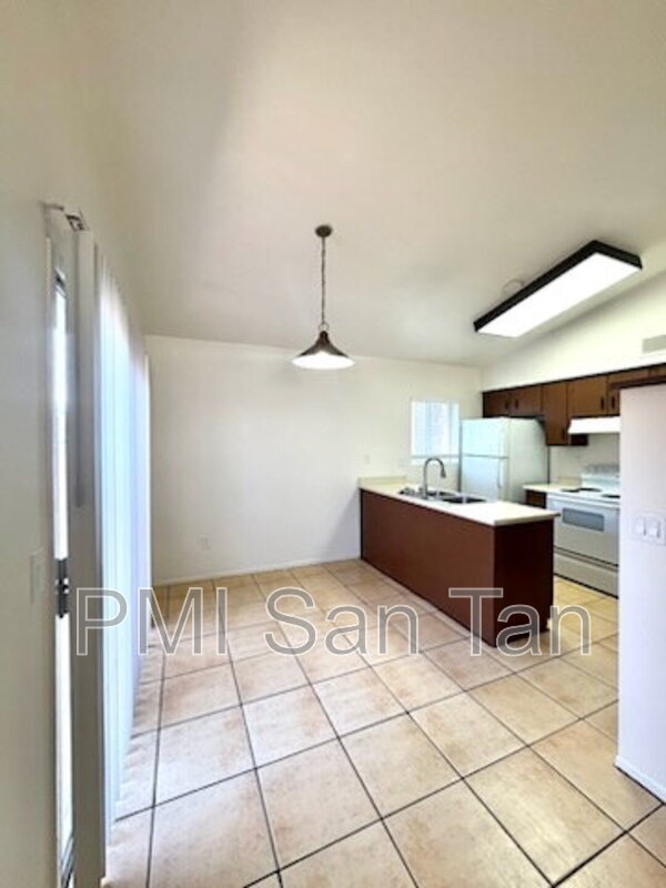Building Photo - 10 W Concorda Dr