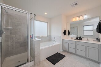 Building Photo - 1714 Clifton Hills Ln