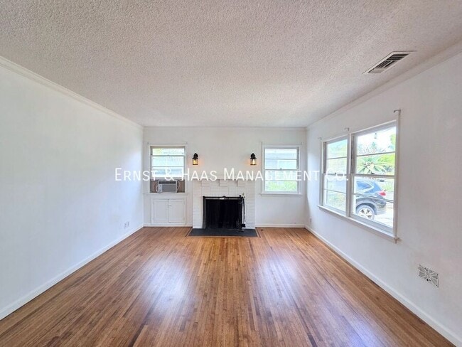 Building Photo - 1067 Ximeno Ave