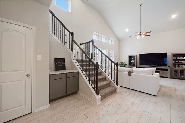 Foto del edificio - 2277 Forest Chestnut Dr