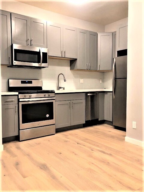 Building Photo - Renovated 2 Bedroom Apartment in North Beach
