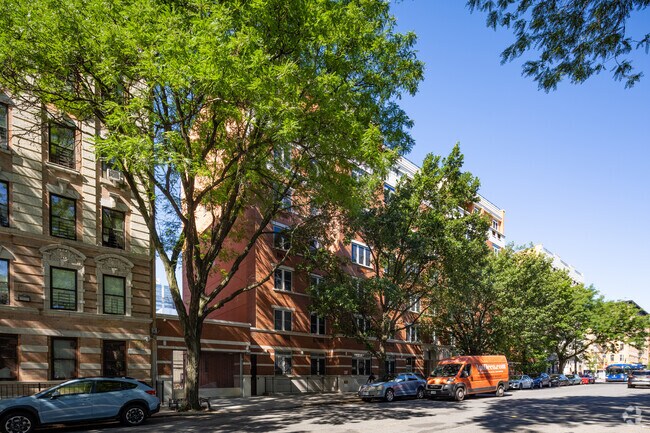 Foto del edificio - 70 W 139th St