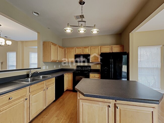 Building Photo - 3003 Hope Cir