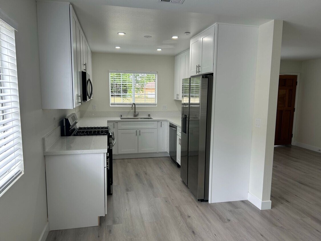 Foto principal - Delong Townhomes