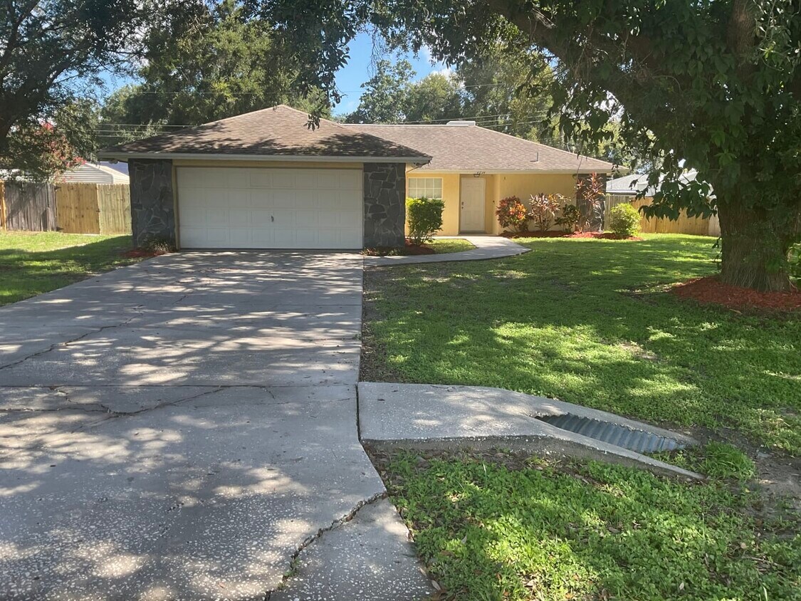 Foto principal - 4034 Crews Lake Dr