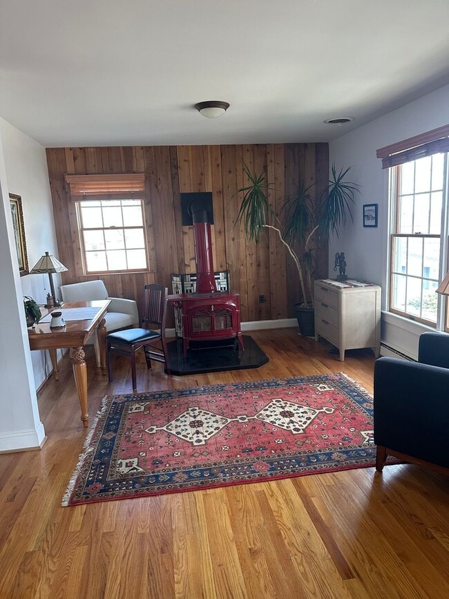 Building Photo - Beautiful Annapolis Home