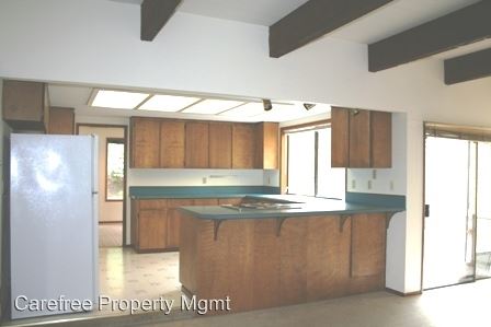 Building Photo - 9 Walking Woods Dr