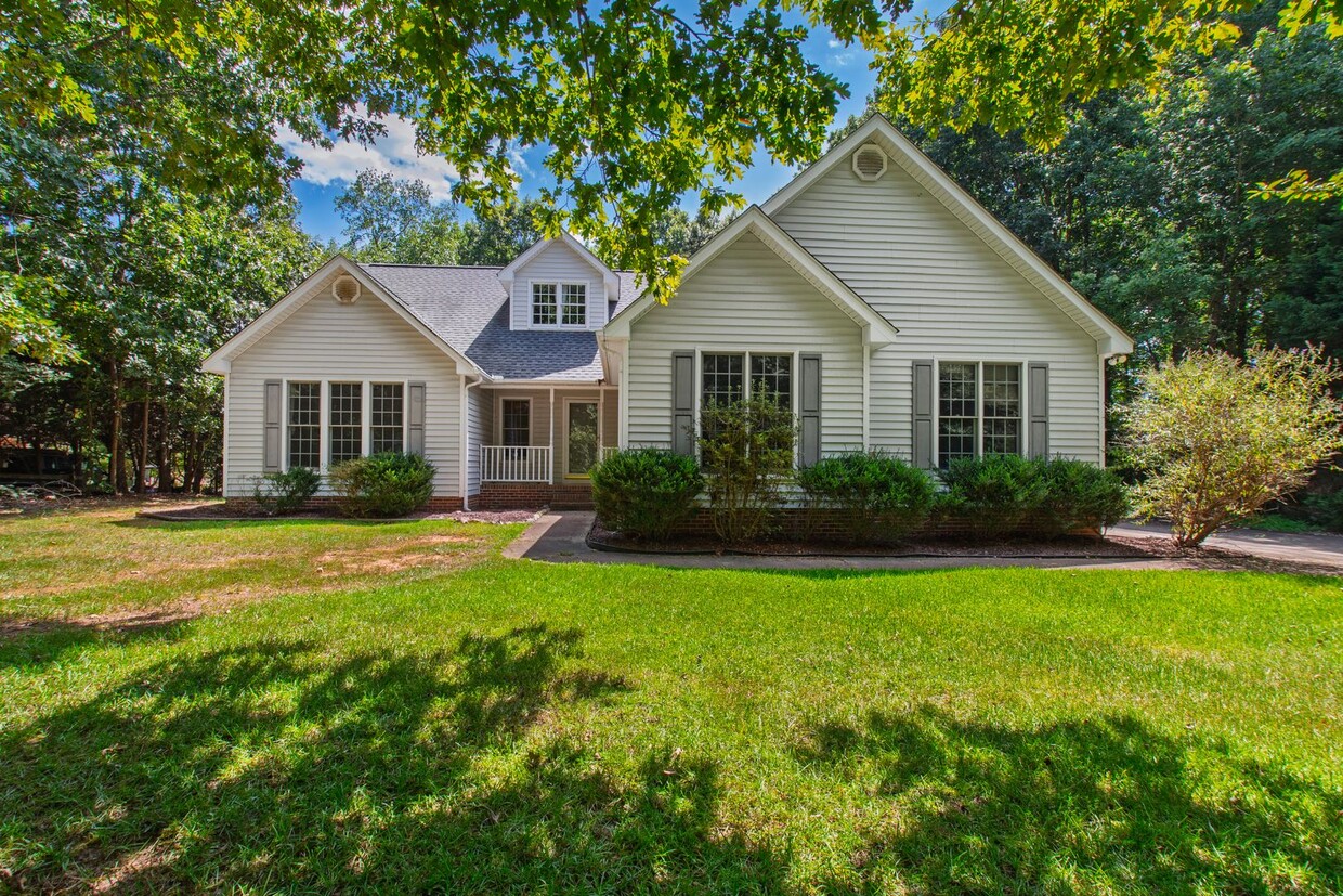 Primary Photo - Charming Ranch-Style Home in Wake Forest!