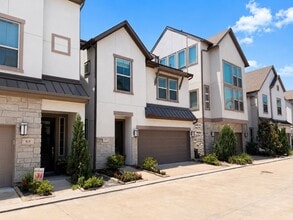 Building Photo - 817 Kamano Ave