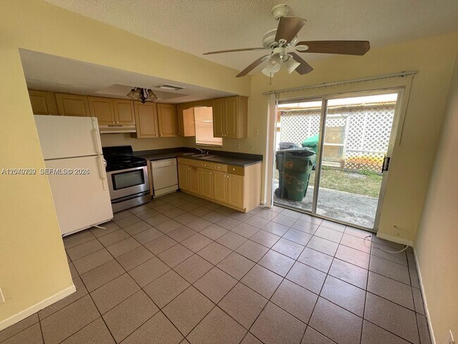 Foto del edificio - 5305 NW 27th St