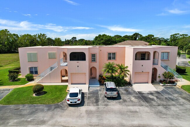 Building Photo - 2128 SE Wild Meadow Cir