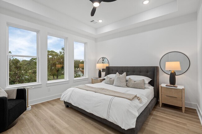 Foto del edificio - 717 Janisch Rd