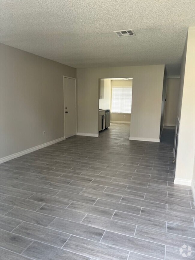 Building Photo - 9401 Thistlewood Ct