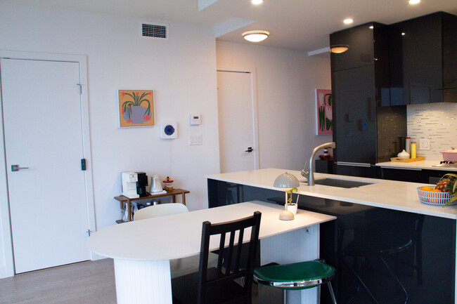 Photo du bâtiment - 1283 Howe St