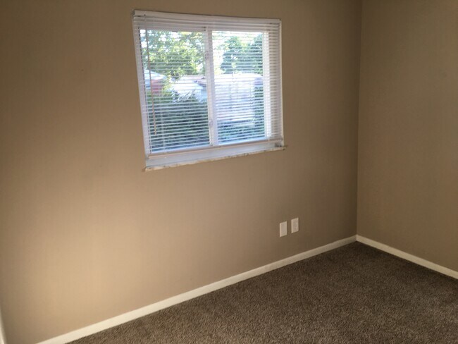 Building Photo - 3036 Aries Ct