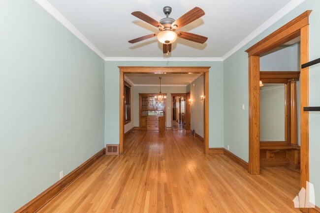 Building Photo - 3710 N Damen Ave