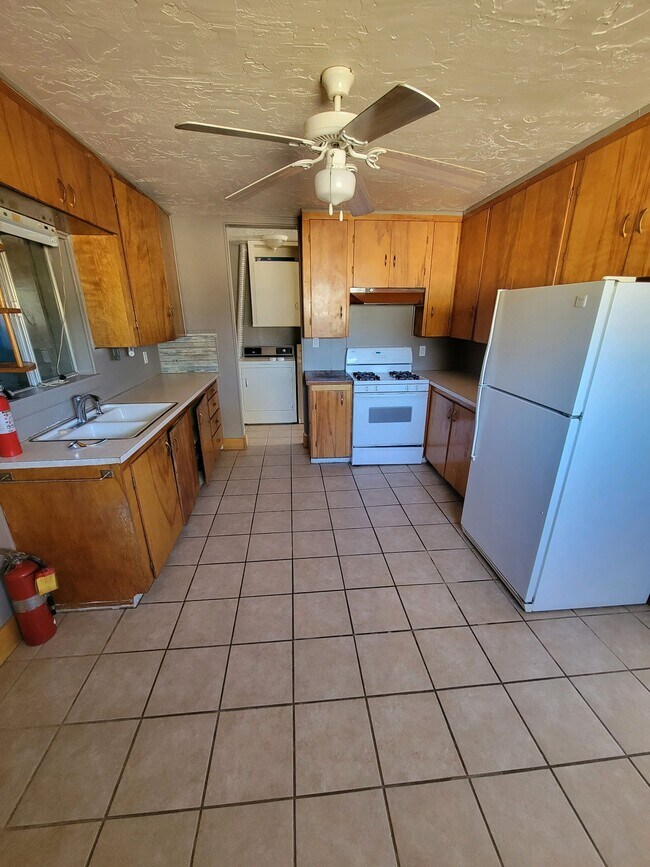 Building Photo - 204 Saint Vrain Ave