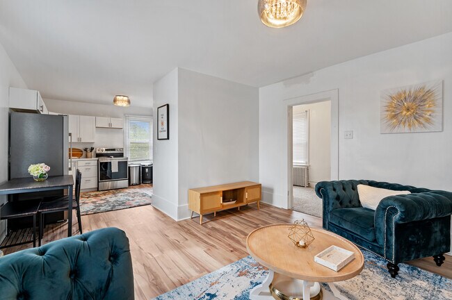 Foto del edificio - 215 Center Ave