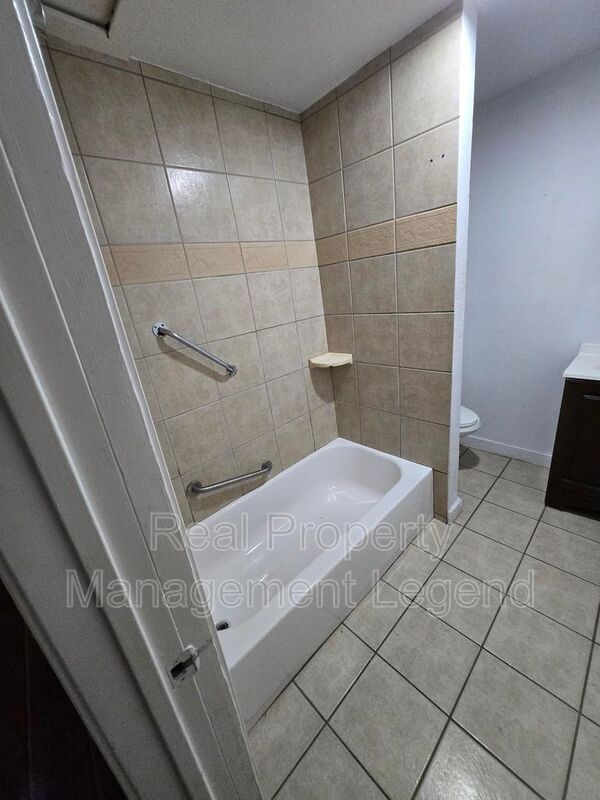 Foto del edificio - 933 Gillham Rd