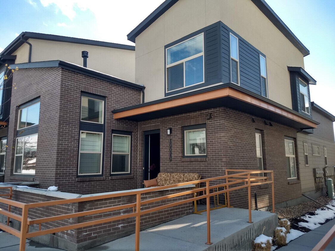 10070 Belvedere Cir, Lone Tree, CO 80124 Townhome Rentals in Lone