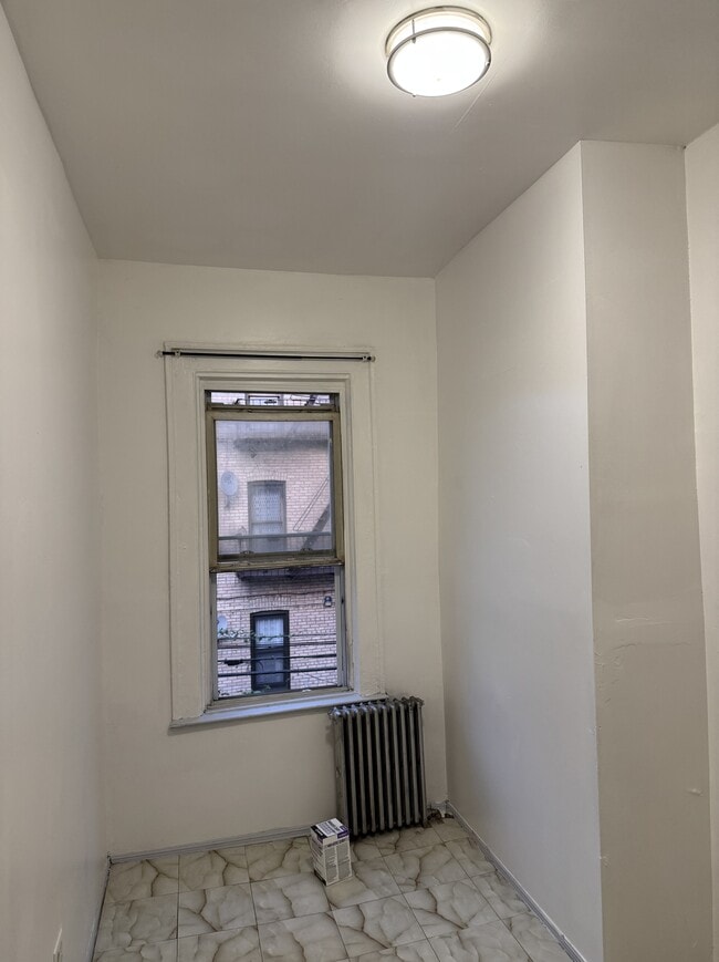 Building Photo - 535 E 29th St