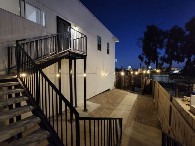 Foto del edificio - Large 4bd/2bth Unit in Logan Heights with ...