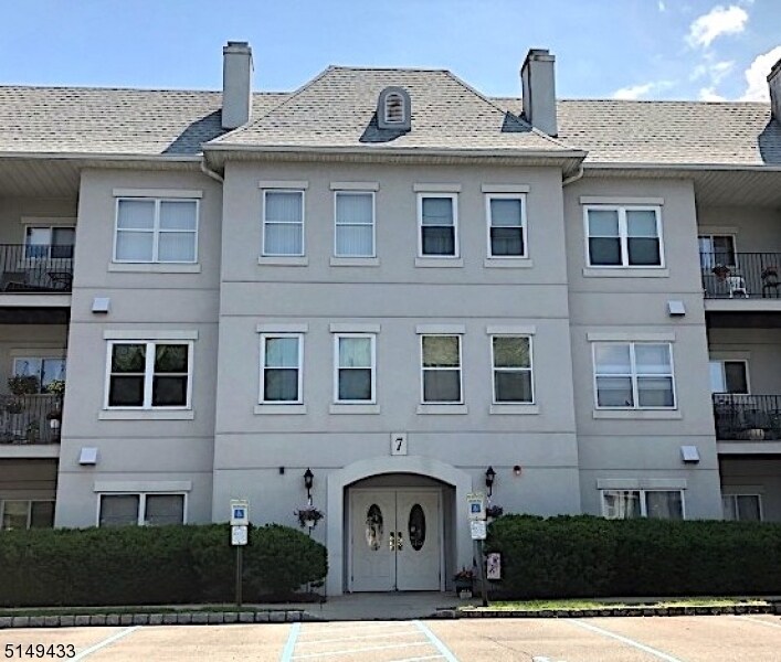 701 Brittany Dr, Wayne, NJ 07470 Condo for Rent in Wayne, NJ