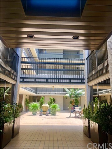 Foto del edificio - 7811 Eads Ave