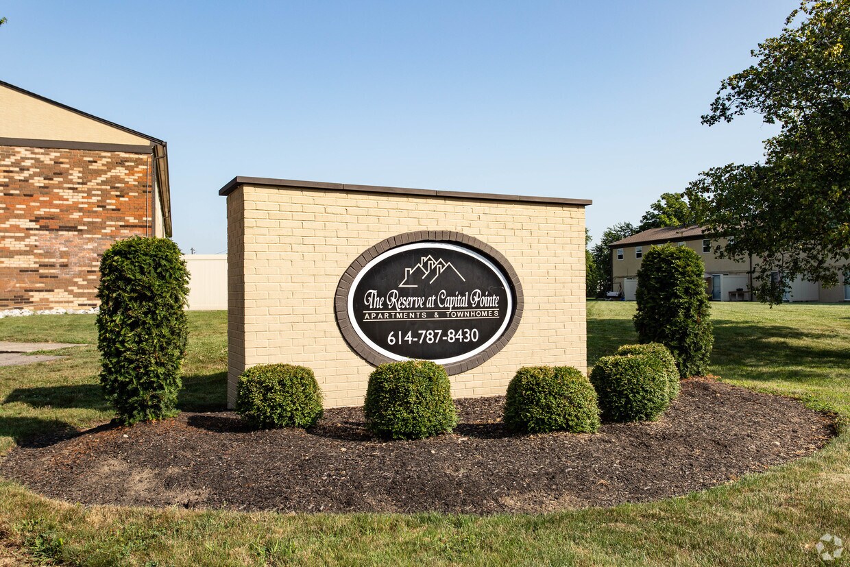 Capital Pointe Woodview Apartments 2209 Wabash Ct W Columbus, OH