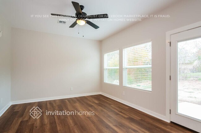 Foto del edificio - 11012 Oak St