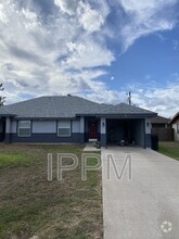 Building Photo - 101 S Taos Blvd