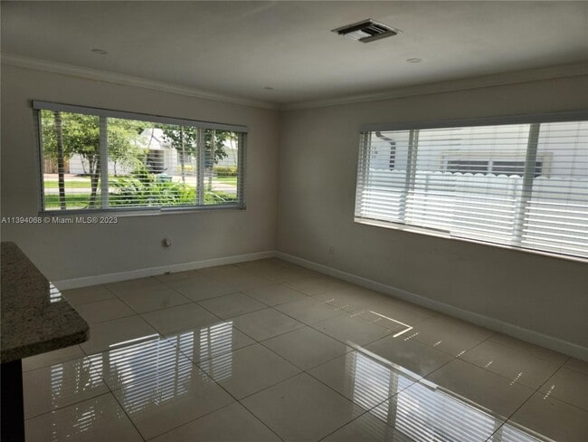 Building Photo - 5830 SW 33rd St