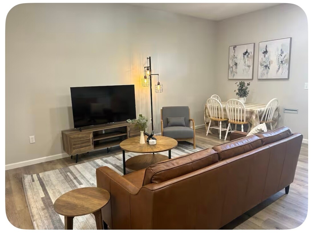 Foto principal - 1120 Oak St