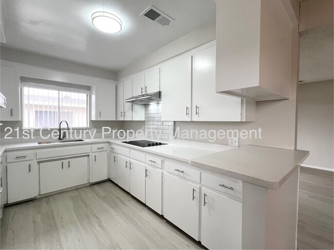 Building Photo - 8622 5th St