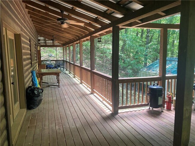 Foto del edificio - 937 Scenic Ln