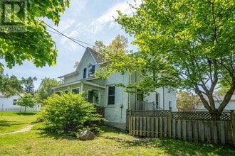 Building Photo - 113 Tremaine St