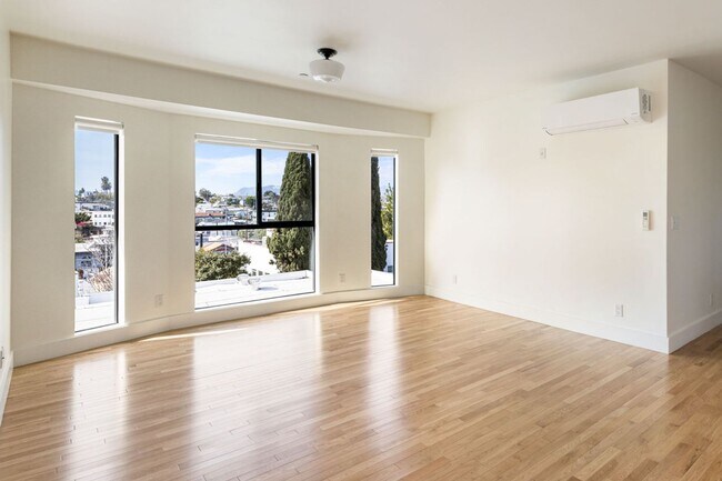 Foto del edificio - 5 Bed / 5 Bath Residence in Echo Park Now Available!