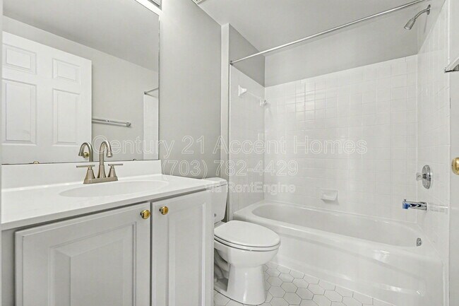 Building Photo - 716 Scarburgh Way