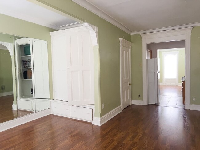 Building Photo - 578 Macon St