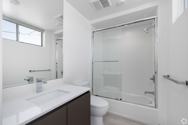 Interior Photo - 1814 Federal Ave