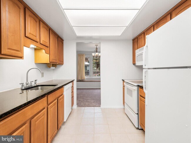 Foto del edificio - 804 Somerset Ct
