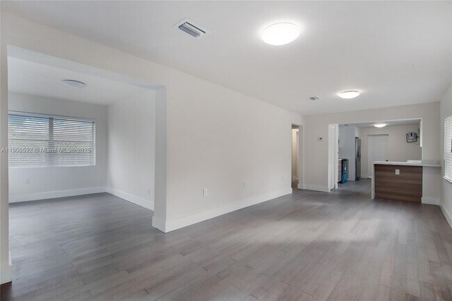 Foto del edificio - 522 NW 47th Ter