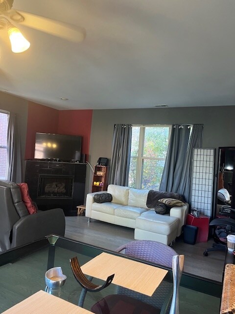 Sala de estar - 757 W Eastman St