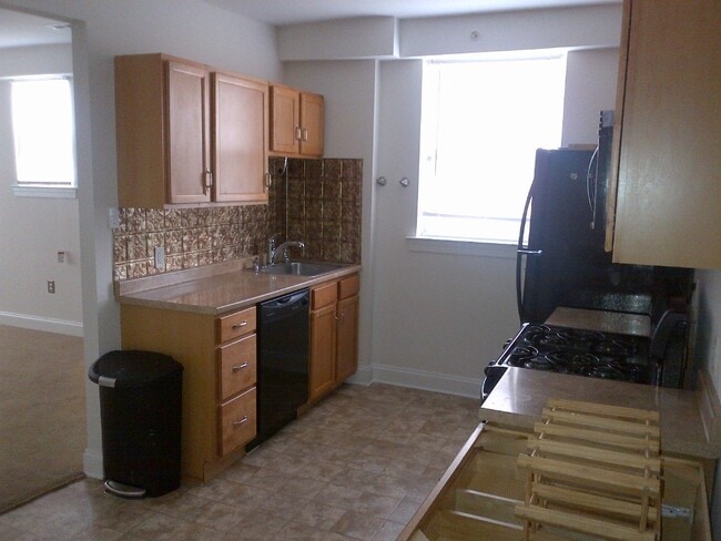 Photo - 3101 S Broad St Apartment