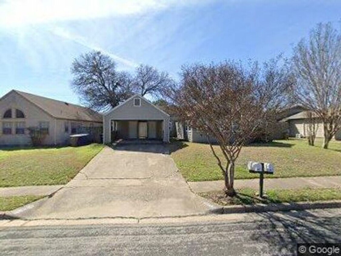 8901 Pineridge Dr, Austin, TX 78729 House Rental in Austin, TX