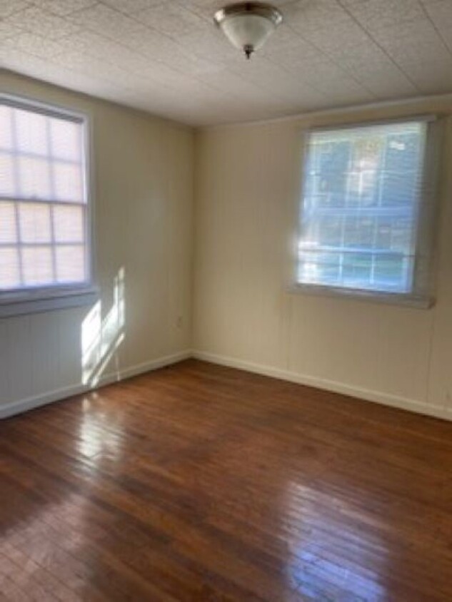 Bedroom - 1301 Maude Ave