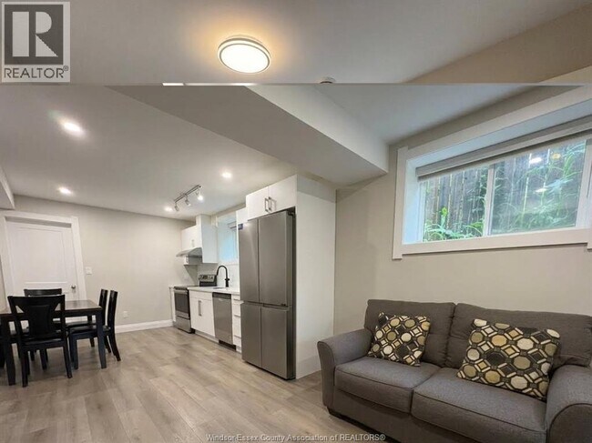 Photo du bâtiment - 917 McKay Ave