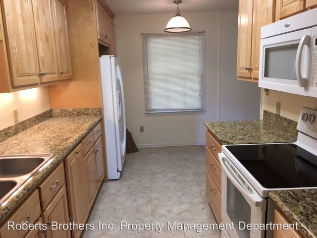 Building Photo - 3 br, 2 bath House - 5451 Suwannee Circle