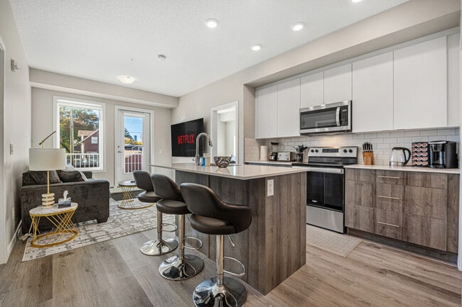 Building Photo - 1605-1617 17 St SE