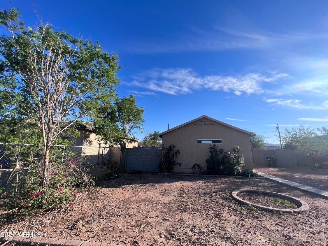 2549 E Chipman Rd, Phoenix, AZ 85040 House for Rent in Phoenix, AZ
